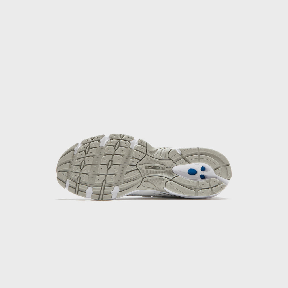 New Balance 740 - Silver / White | Kith Silver / White