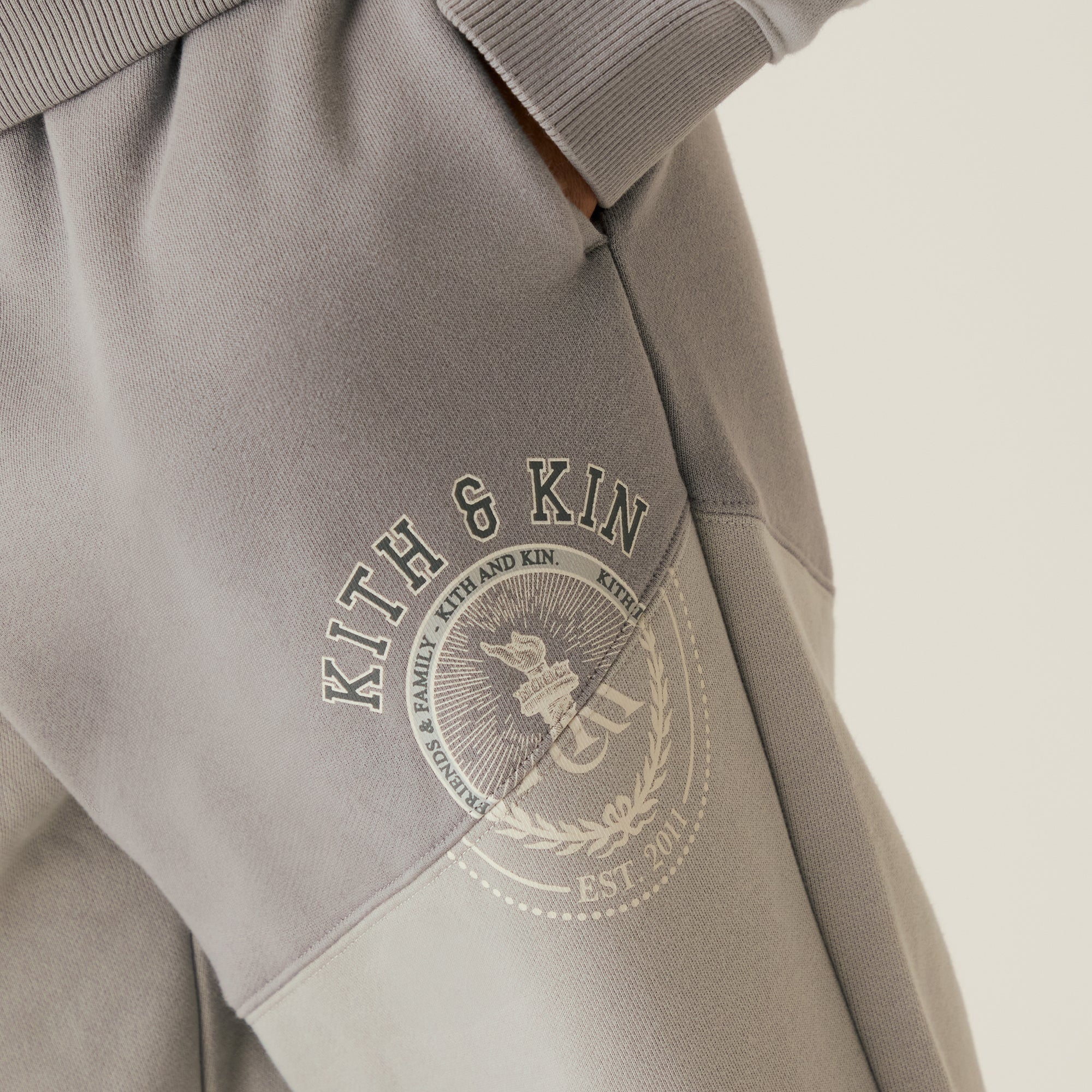 Kith Women Chelsea III Patchwork Sweatpant - Statue | Kith Statue