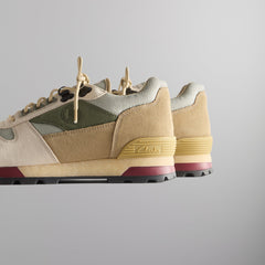 8th St by Ronnie Fieg for Clarks Originals Laddow - Sand Combi | Kith Sand Combi