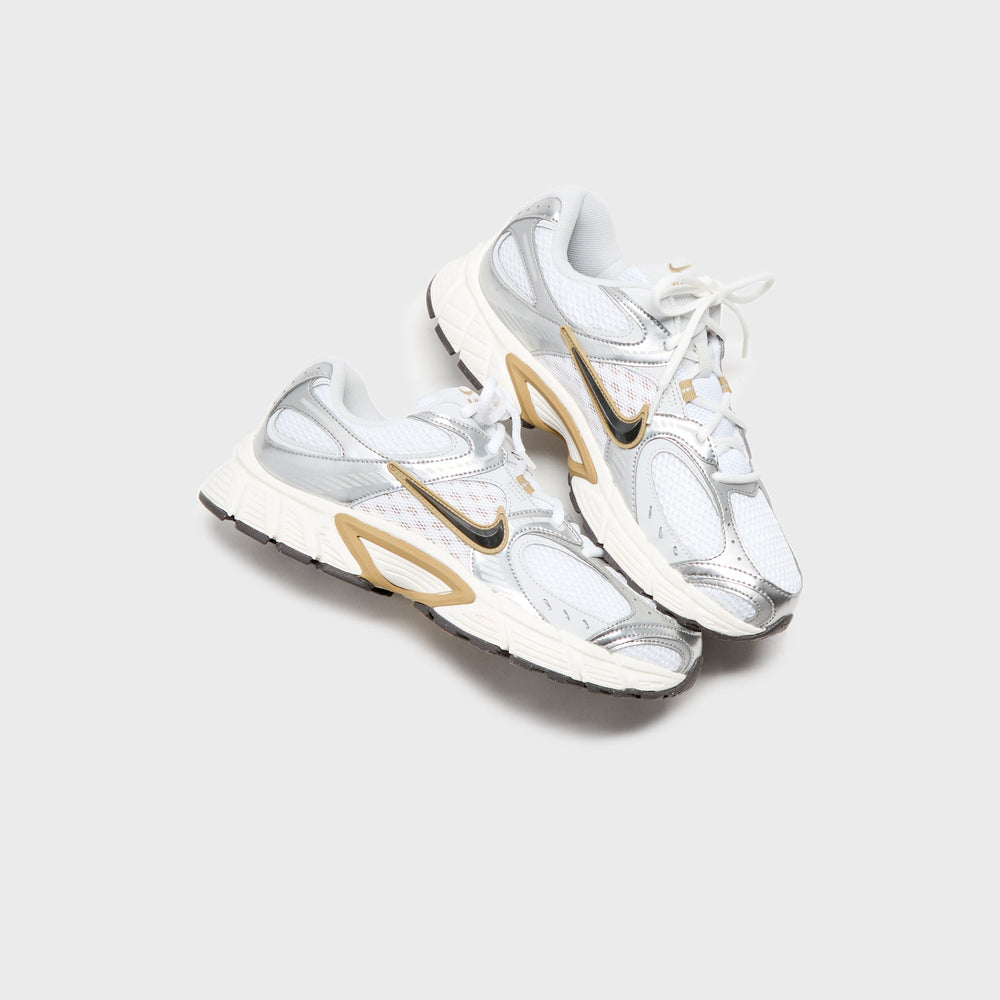 Nike V5 Rnr - White / Medium Ash / Parachute Beige / Metallic Pewter / | Kith White / Medium Ash / Parachute Beige / Metallic Pewter / Photon Dust / Sail
