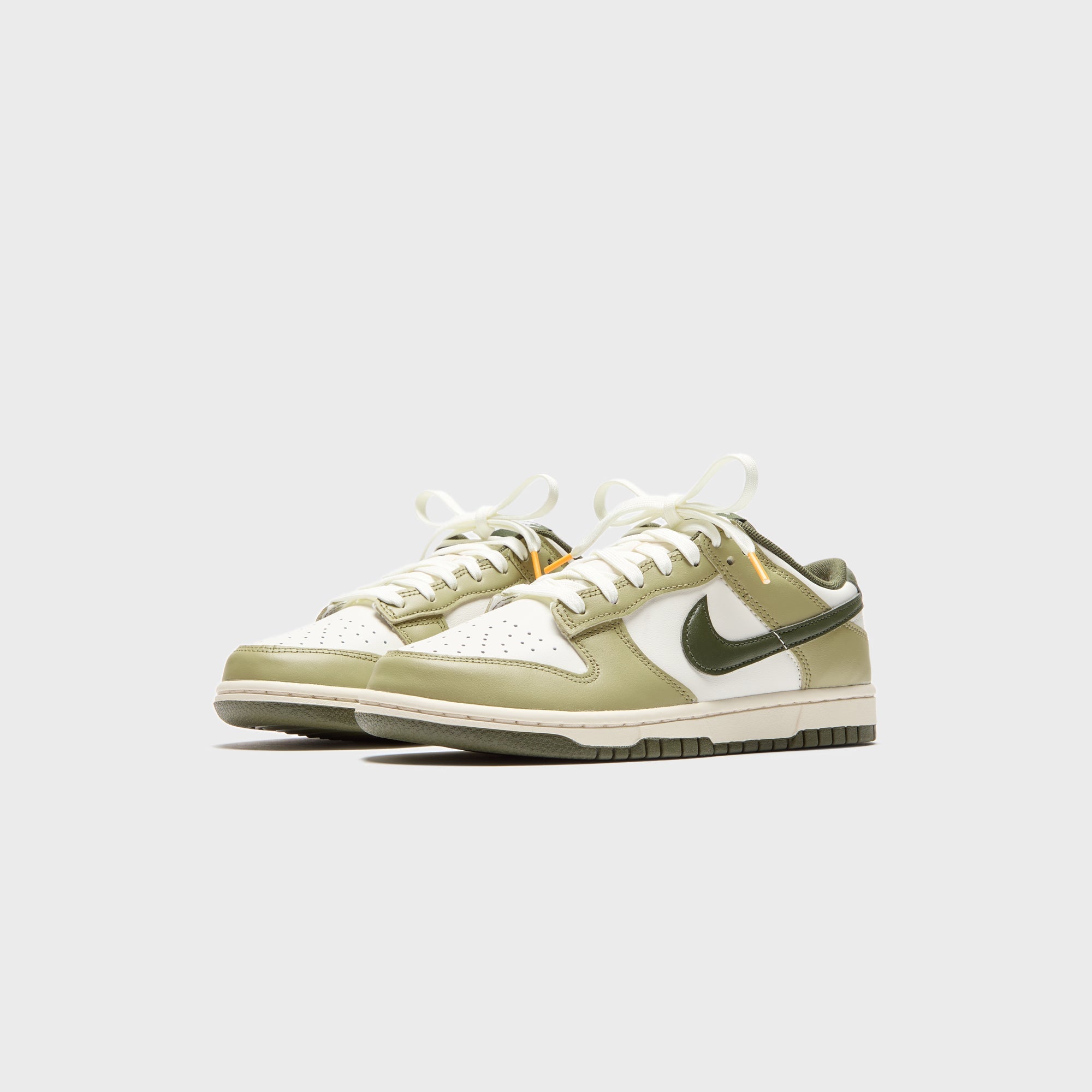 Nike Dunk Low Retro - Neutral Olive / Cargo Khaki / Phantom | Kith Neutral Olive / Cargo Khaki / Phantom
