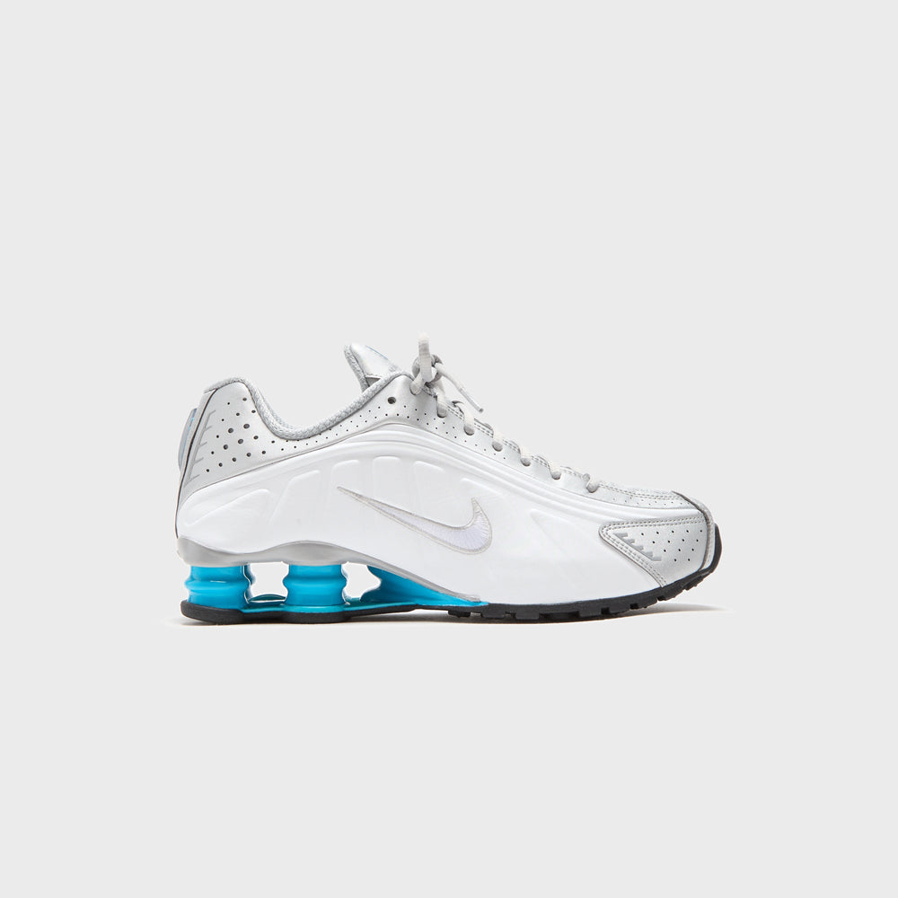 Nike Shox R4 - Metallic Silver / White / Blue Lagoon | Kith Metallic Silver / White / Blue Lagoon