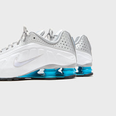 Nike Shox R4 - Metallic Silver / White / Blue Lagoon | Kith Metallic Silver / White / Blue Lagoon
