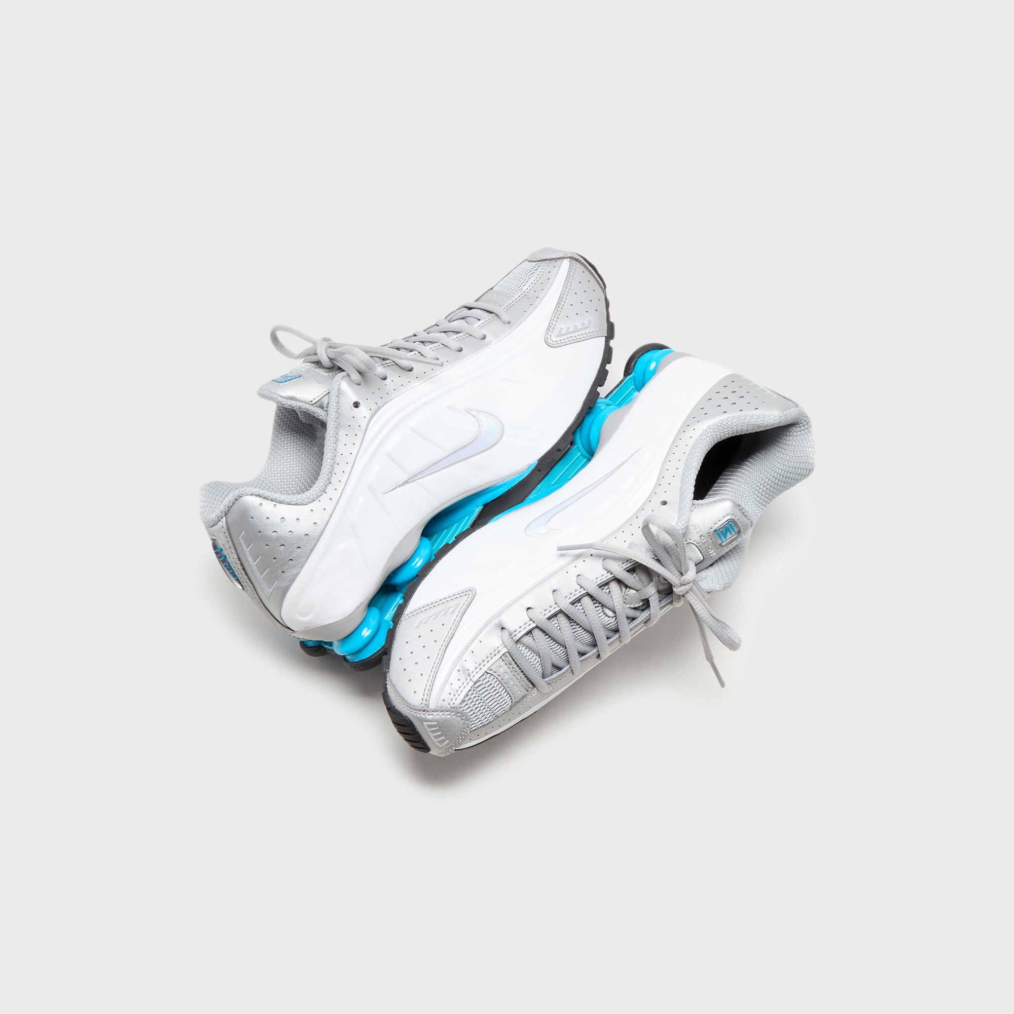 Nike Shox R4 - Metallic Silver / White / Blue Lagoon | Kith Metallic Silver / White / Blue Lagoon