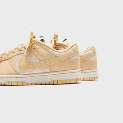 Nike WMNS Dunk Low - Light Orewood Brown / University Red / Black / Se | Kith Light Orewood Brown / University Red / Black / Sesame