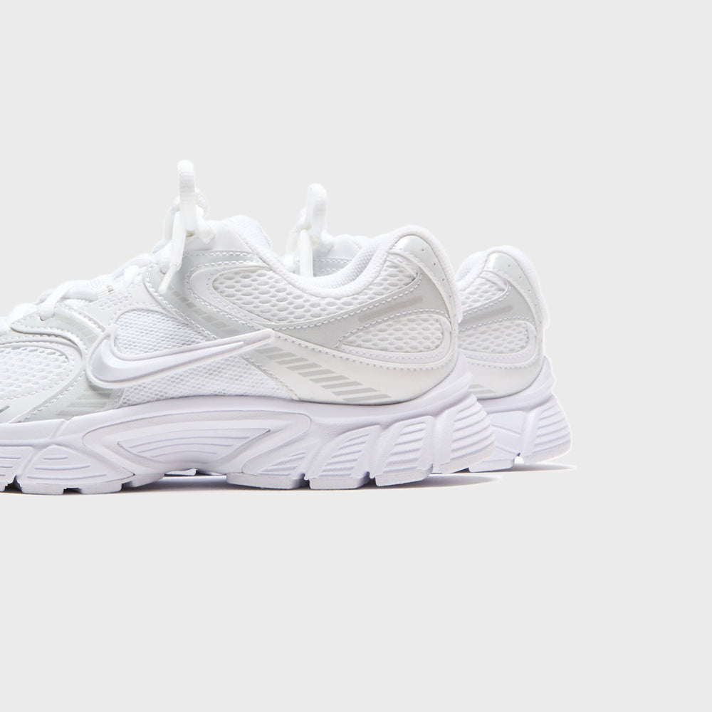 Nike WMNS V5 Rnr - White /Black / Metallic Silver | Kith White /Black / Metallic Silver