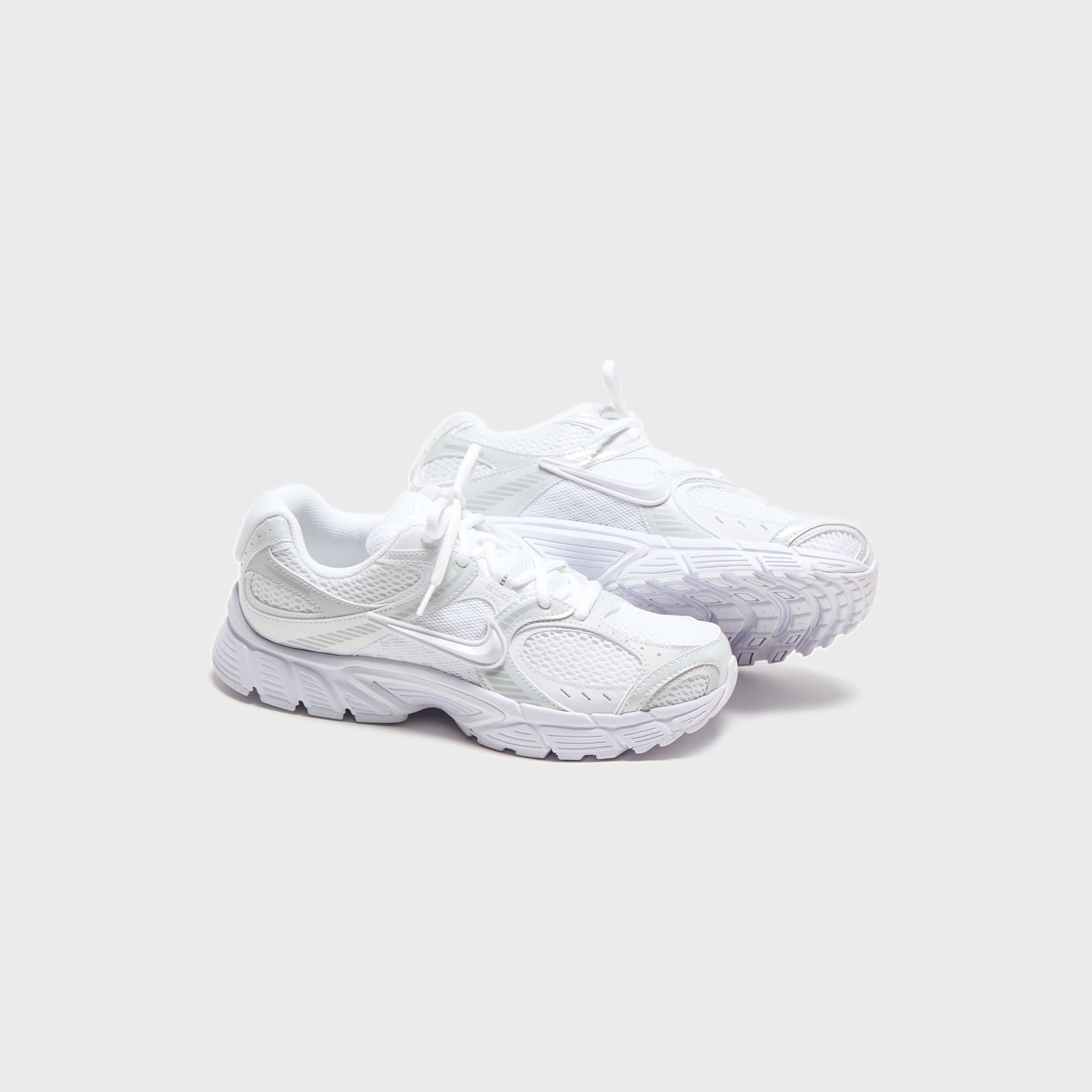 Nike WMNS V5 Rnr - White /Black / Metallic Silver | Kith White /Black / Metallic Silver