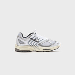Nike WMNS Air Pegasus 2005 - White / Coconut Milk / Black / Metallic S | Kith White / Coconut Milk / Black / Metallic Silver