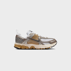 Nike GS Vomero 5 - Metallic Pewter / Medium Ash / Parachute Beige | Kith Metallic Pewter / Medium Ash / Parachute Beige