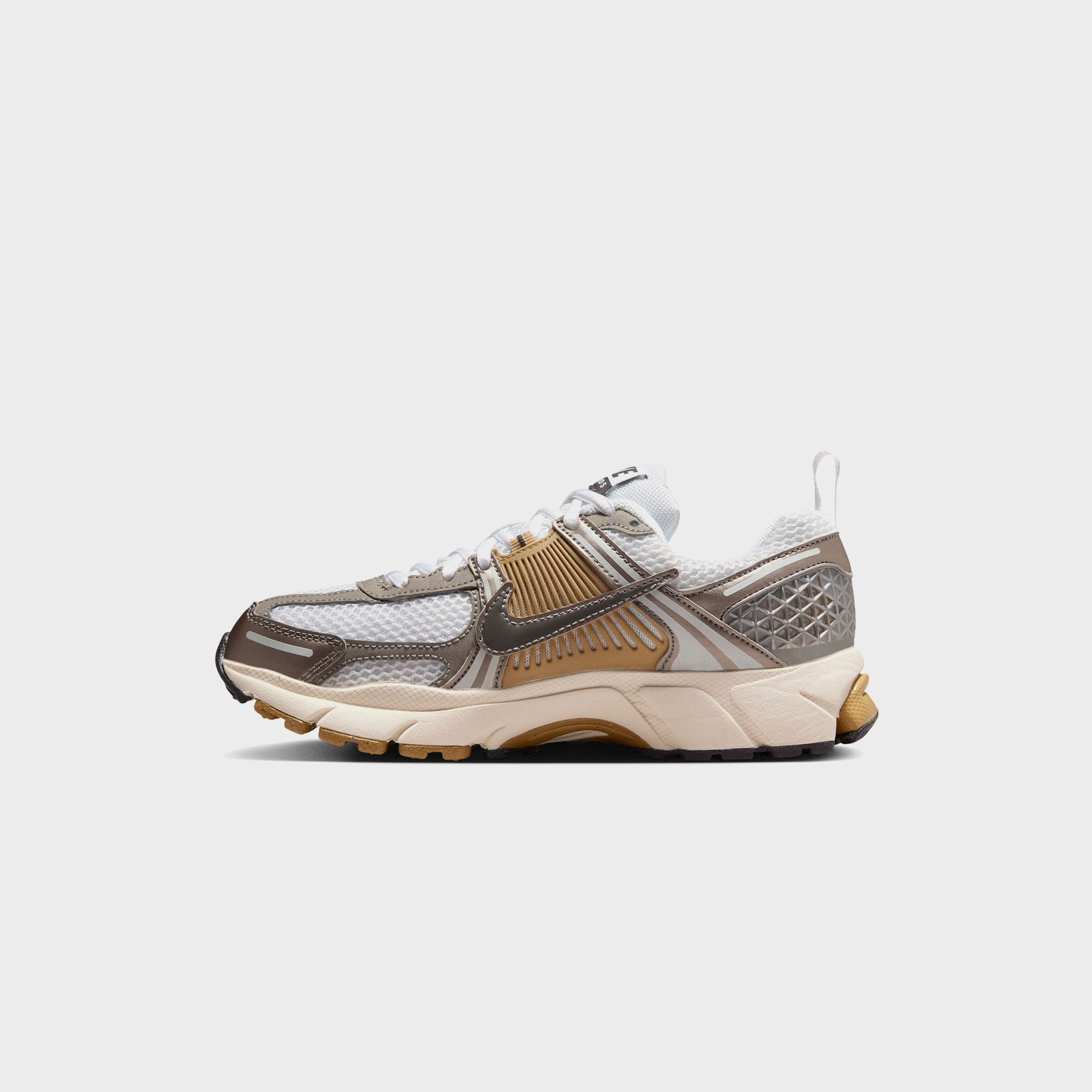 Nike GS Vomero 5 - Metallic Pewter / Medium Ash / Parachute Beige | Kith Metallic Pewter / Medium Ash / Parachute Beige