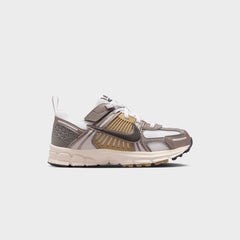 Nike PS Zoom Vomero 5 - Metallic Pewter / Medium Ash / Parachute Beige | Kith Metallic Pewter / Medium Ash / Parachute Beige