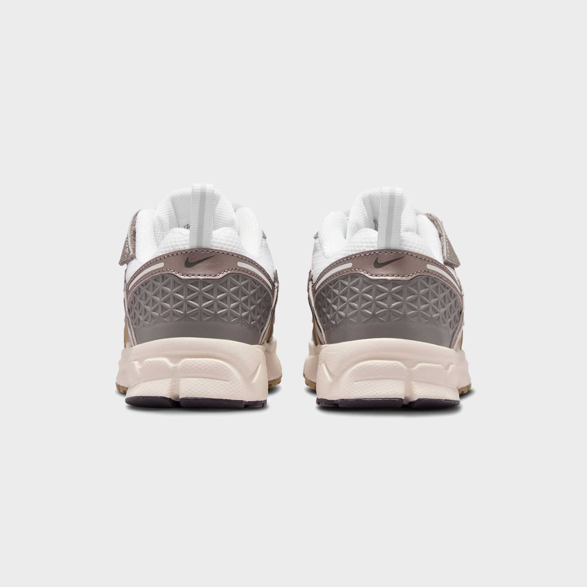 Nike PS Zoom Vomero 5 - Metallic Pewter / Medium Ash / Parachute Beige | Kith Metallic Pewter / Medium Ash / Parachute Beige