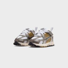 Nike TD Zoom Vomero 5 - Metallic Pewter / Medium Ash / Parachute Beige | Kith Metallic Pewter / Medium Ash / Parachute Beige