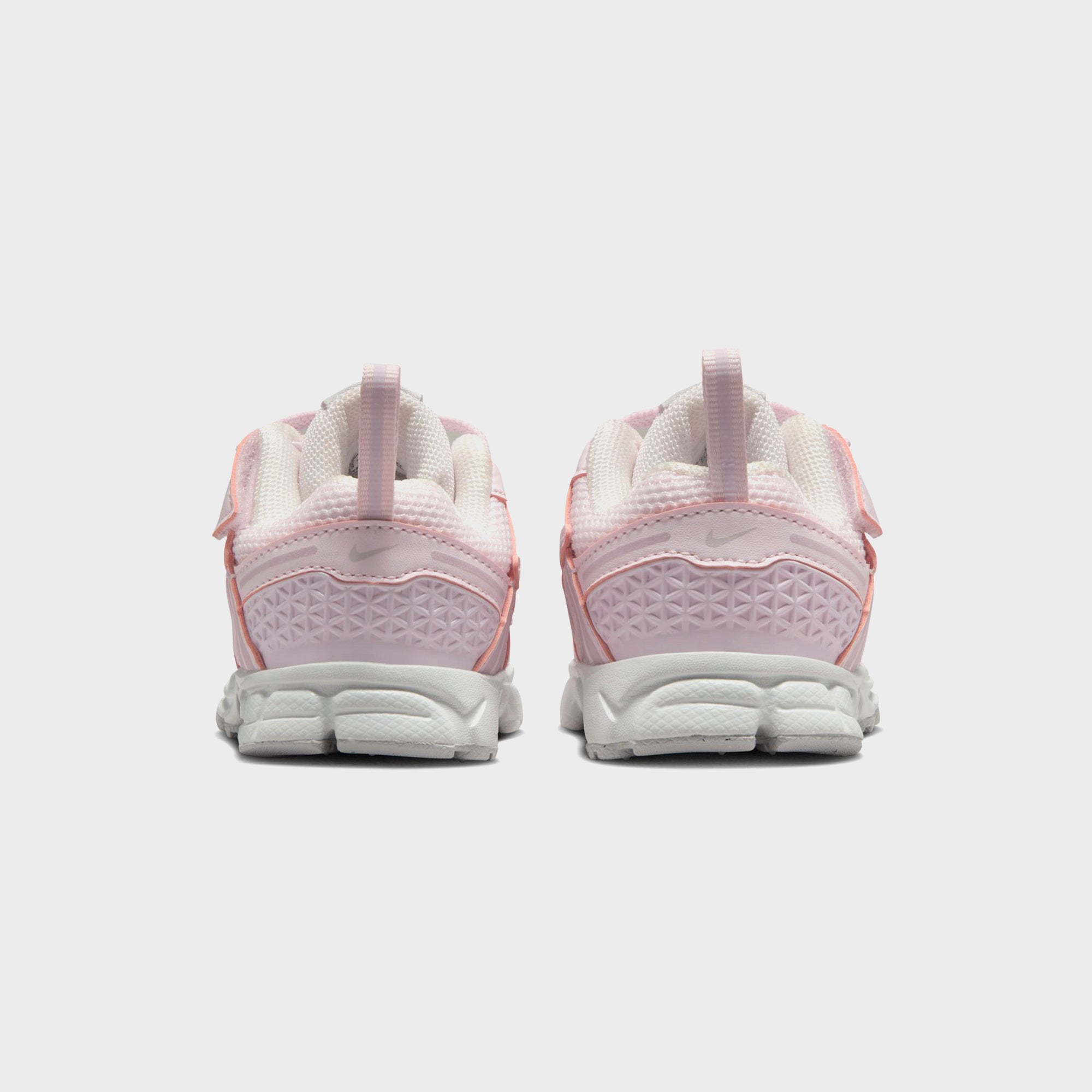Nike TD Zoom Vomero 5 - Pearl Pink / Bleached Lilac / Summit White / V | Kith Pearl Pink / Bleached Lilac / Summit White / Vast Grey