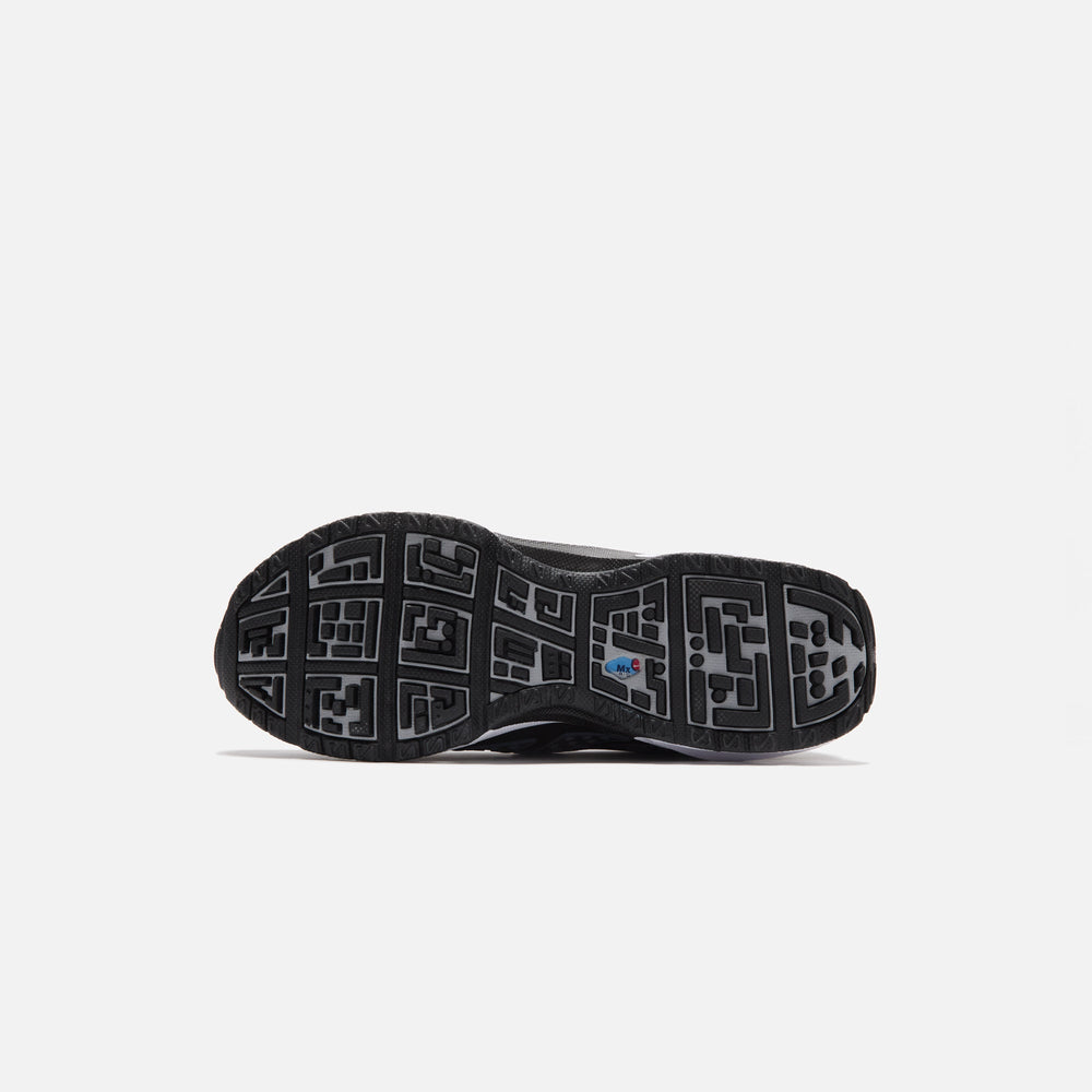 Nike WMNS Air Max SNDR - Silver / Black / White / Anthracite | Kith Silver / Black / White / Anthracite