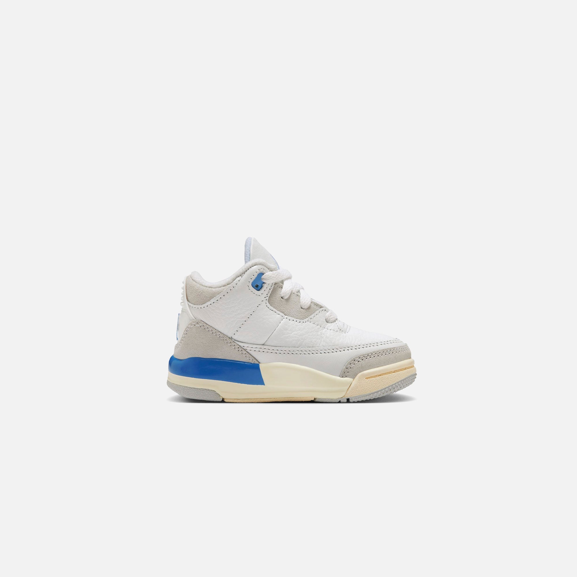 Jordan TD Air Jordan 3 Retro - Summit White / Hydrogen Blue Leg | Kith Summit White / Hydrogen Blue Leg