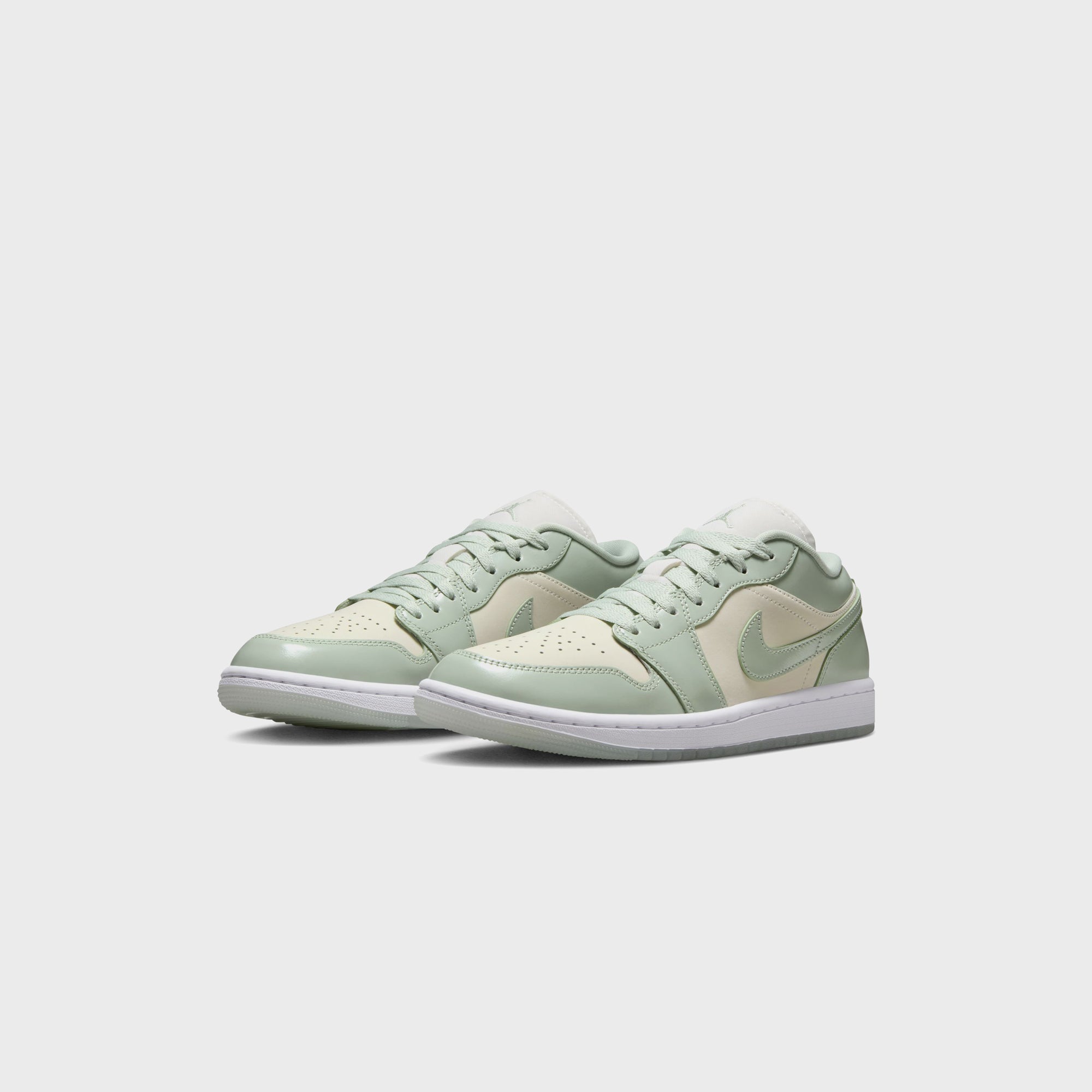 Jordan WMNS Air Jordan 1 Low SE - Sail / Seafoam / Metallic Silver / W | Kith Sail / Seafoam / Metallic Silver / White