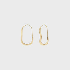 SHASHI Mia Wave Hoop - Gold | Kith Gold