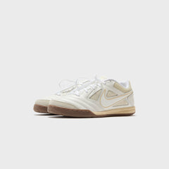 Nike Gato - Sail / Light Khaki / White / Gum / Dark Brown | Kith Sail / Light Khaki / White / Gum / Dark Brown