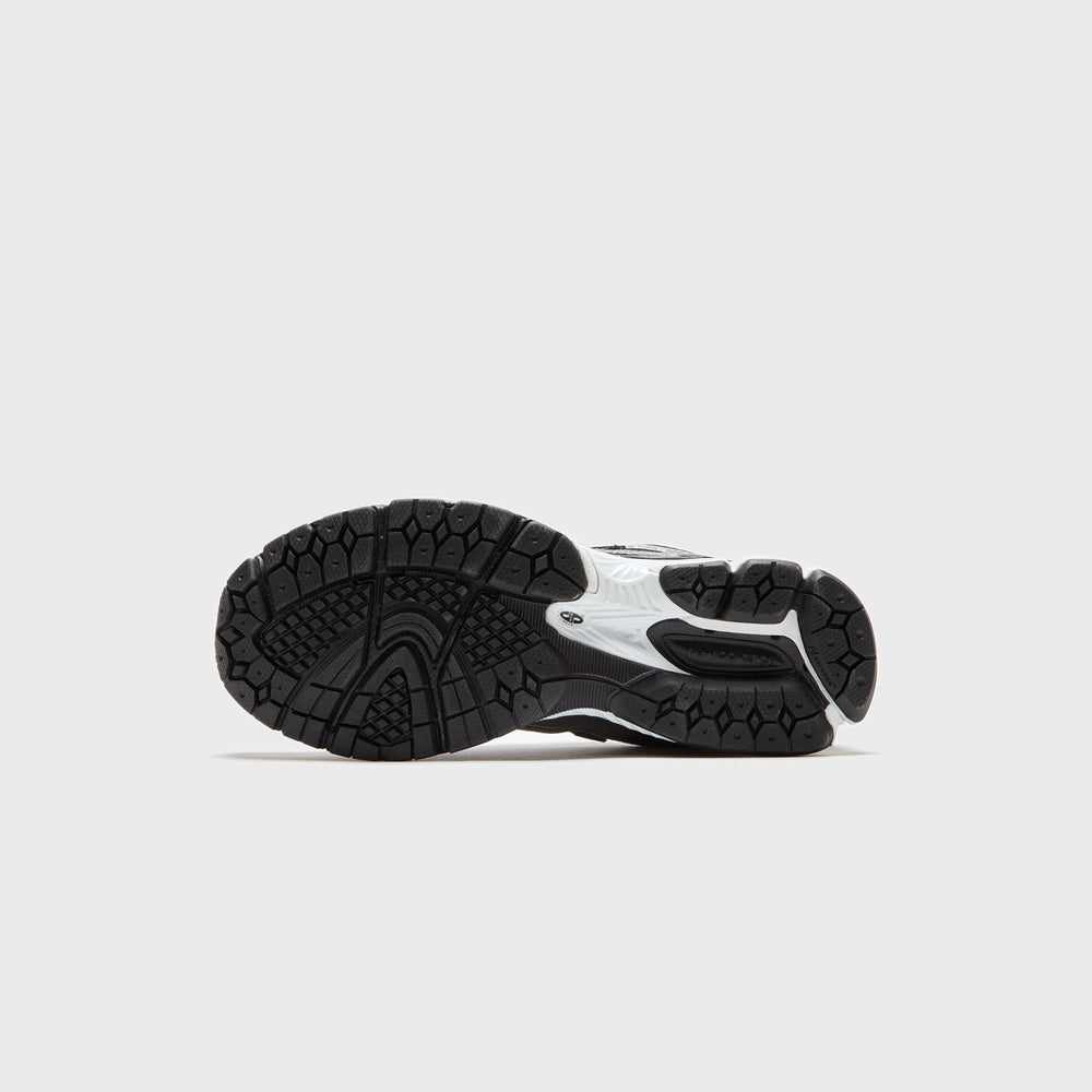 New Balance 1906 - Black / Dark Silver Metallic | Kith Black / Dark Silver Metallic