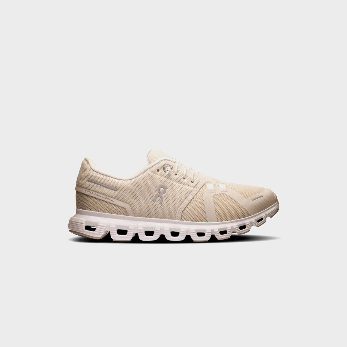 On Running WMNS Cloud 6 - Pearl / White | Kith Pearl / White