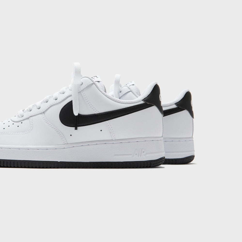Nike Air Force 1 '07 - White / Black | Kith White / Black