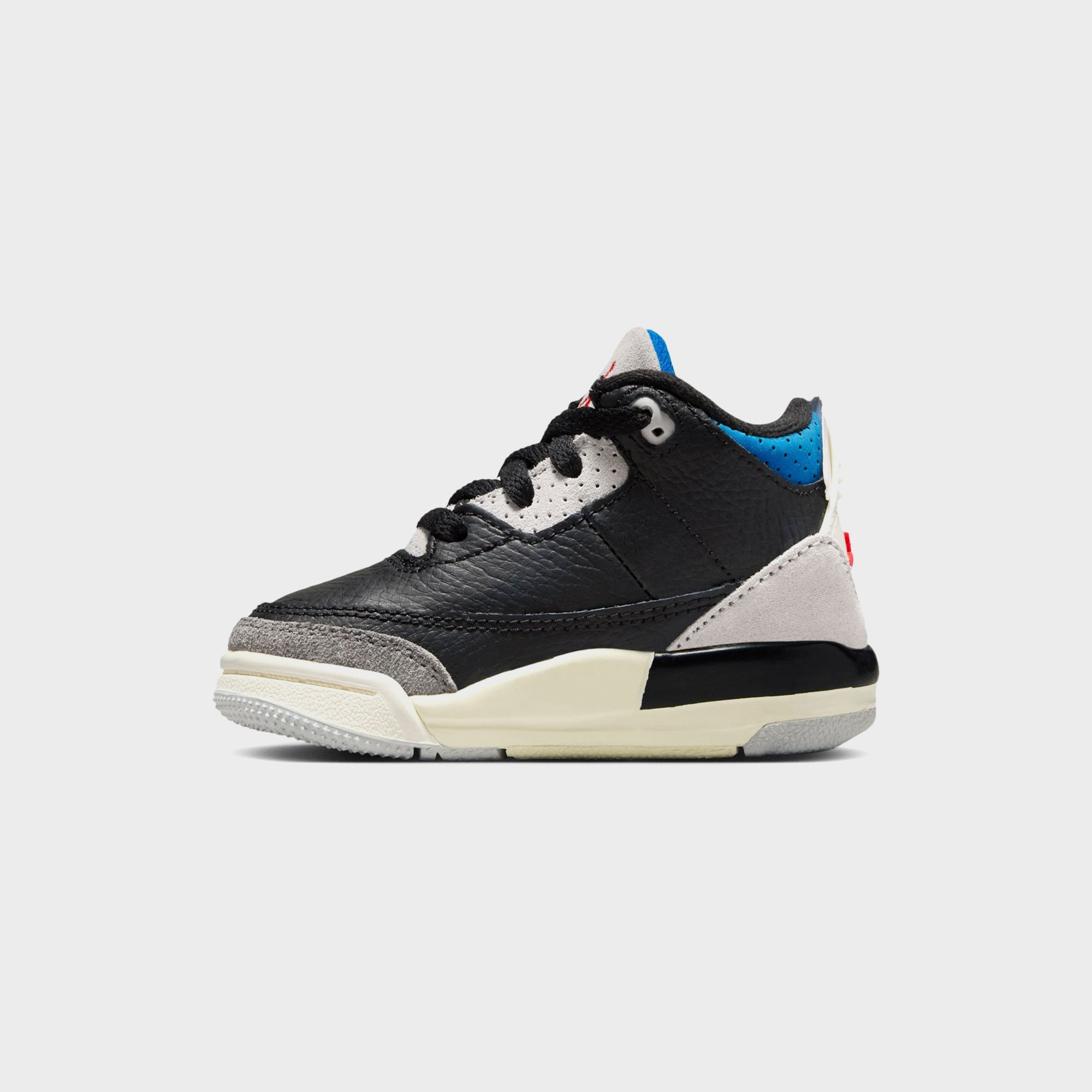 Jordan TD Air Jordan 3 Retro OG - Black / Chile Red / Neutral Grey | Kith Black / Chile Red / Neutral Grey