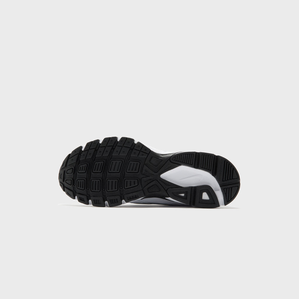 Nike WMNS Initiator Cn - White / Black / Metallic Silver | Kith White / Black / Metallic Silver