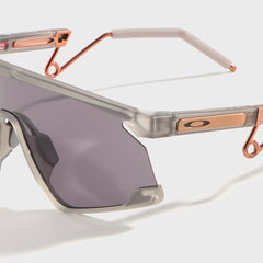Oakley BXTR Metal - Matte Grey Ink / Prizm Grey | Kith Matte Grey Ink / Prizm Grey