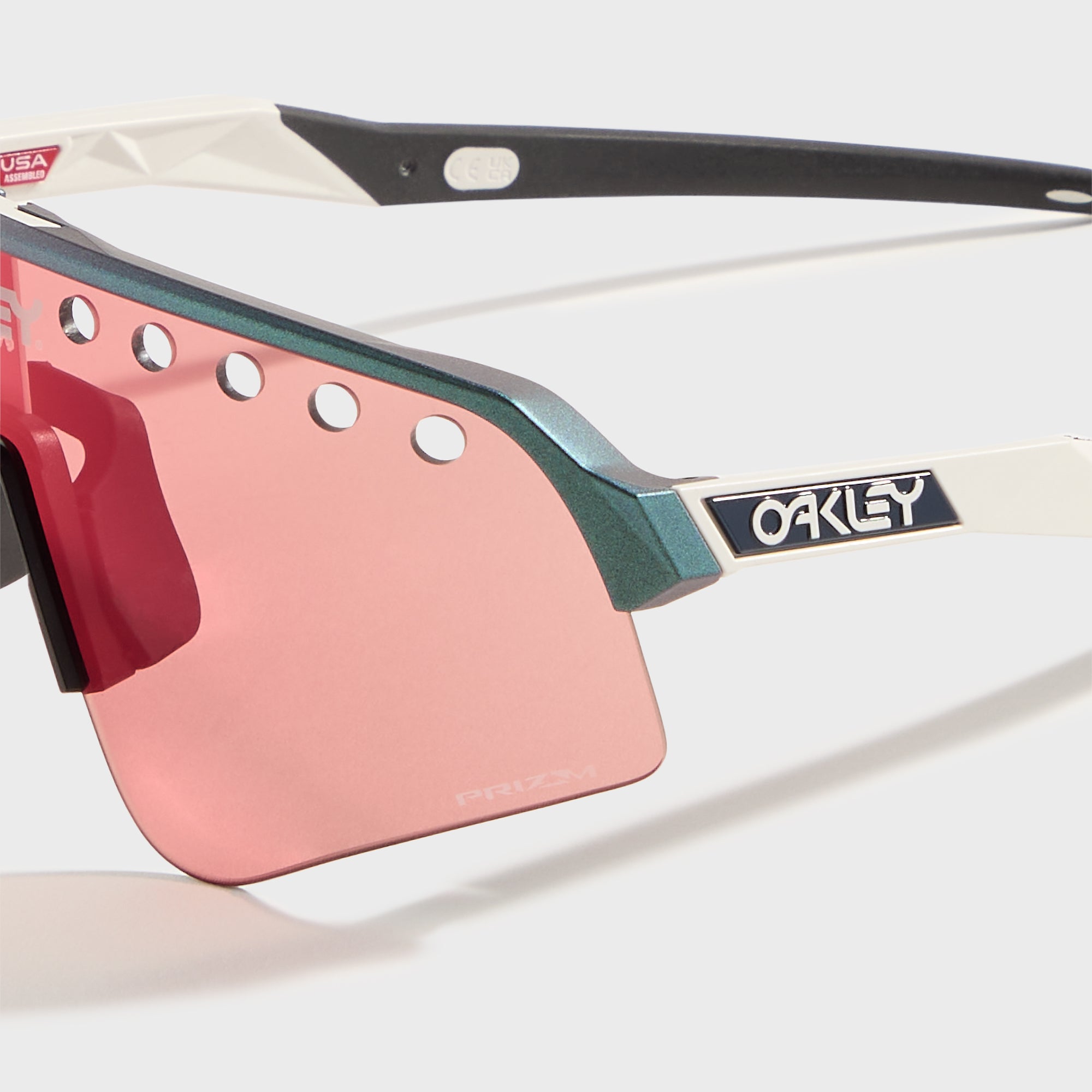 Oakley Sutro Lite Sweep - Matte Silver Blue Colorshift / Prizm Trail T | Kith Matte Silver Blue Colorshift / Prizm Trail Torch