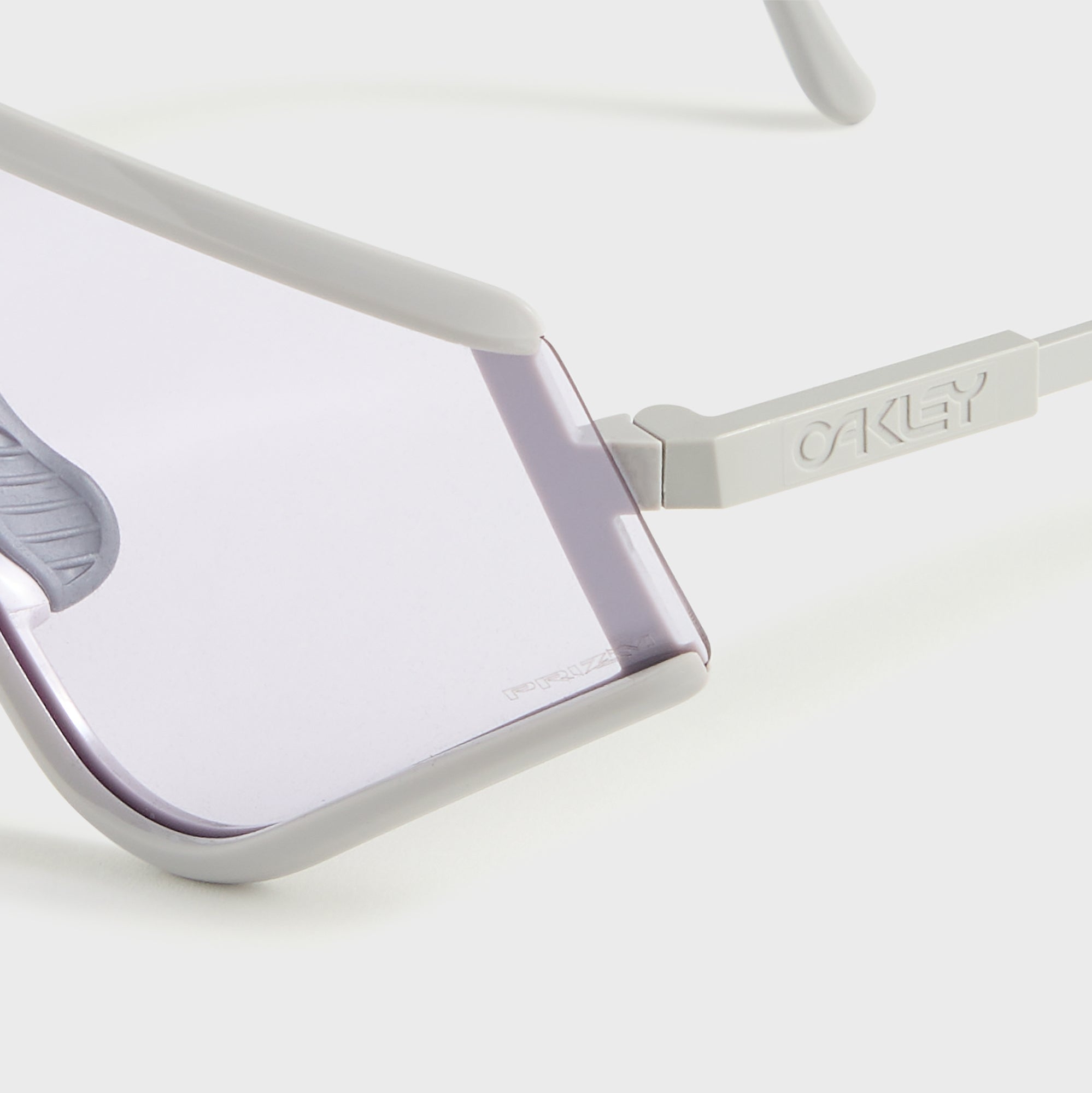 Oakley Eyeshade - Cool Grey / Prizm Low Light | Kith Cool Grey / Prizm Low Light