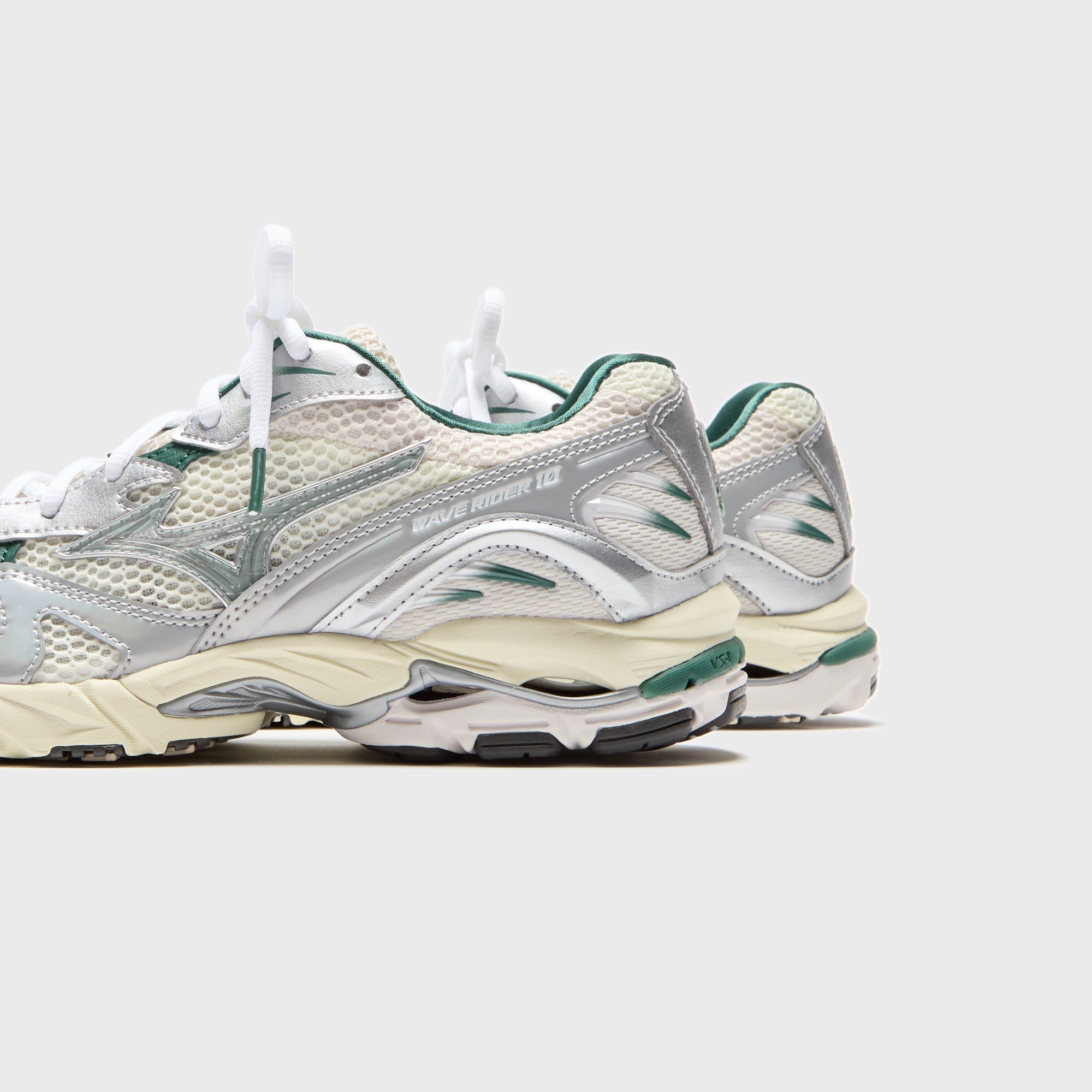 Mizuno Wave Rider 10 - Snow White / Slate | Kith Snow White / Slate
