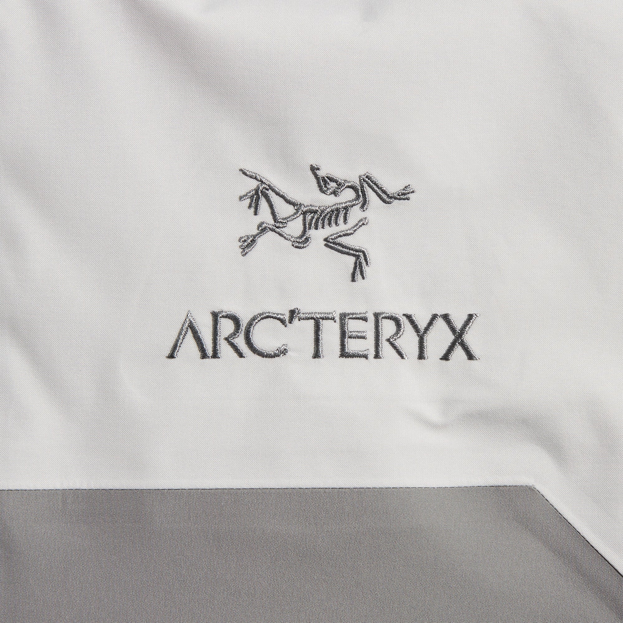 Arc'teryx Beta AR Jacket - Solitude / Void | Kith Solitude / Void