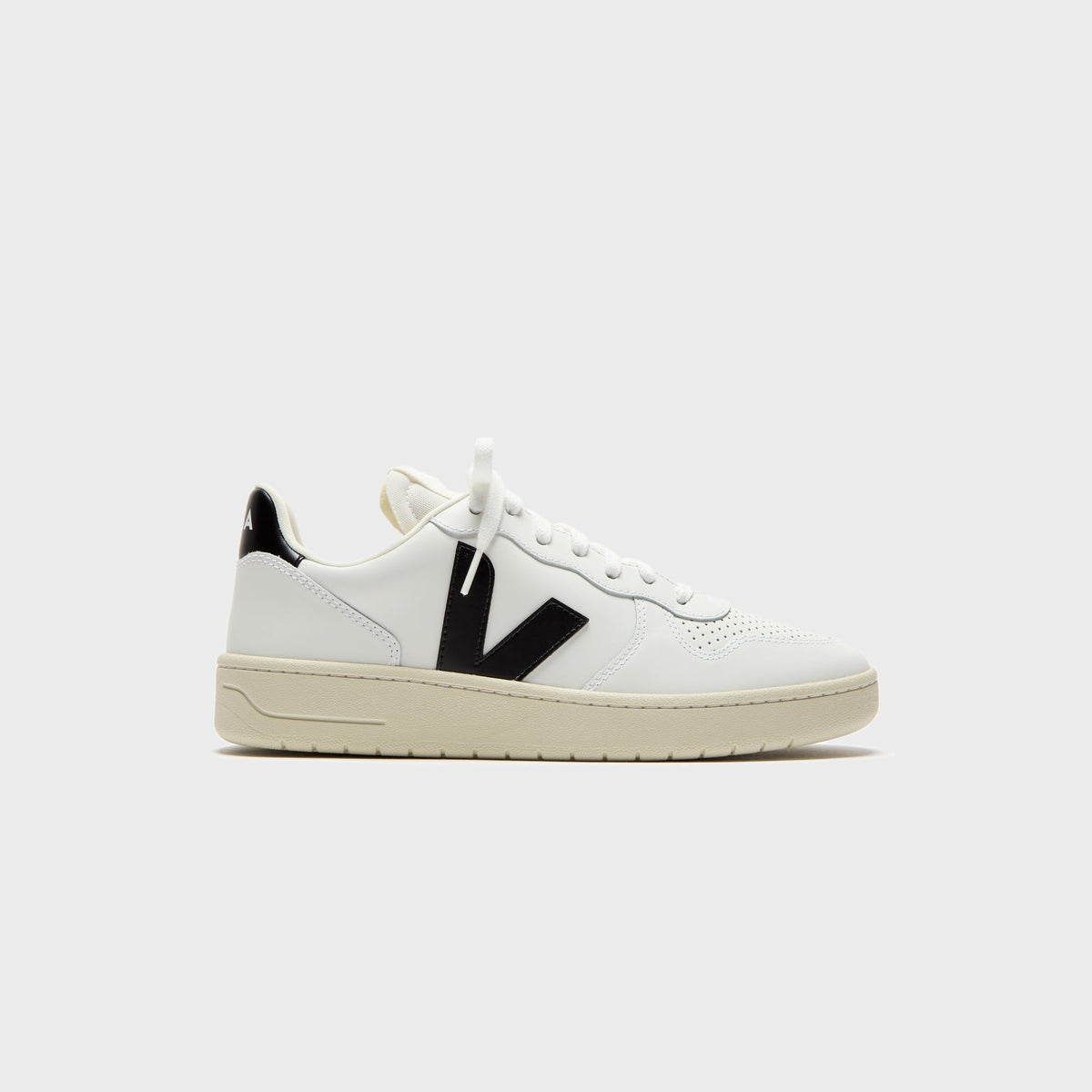 Veja V-10 - Extra White / Black | Kith Extra White / Black