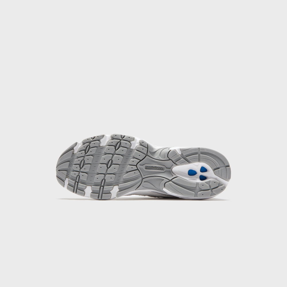 New Balance WMNS 740 - Grey / Reflection / Slate Grey | Kith Grey / Reflection / Slate Grey