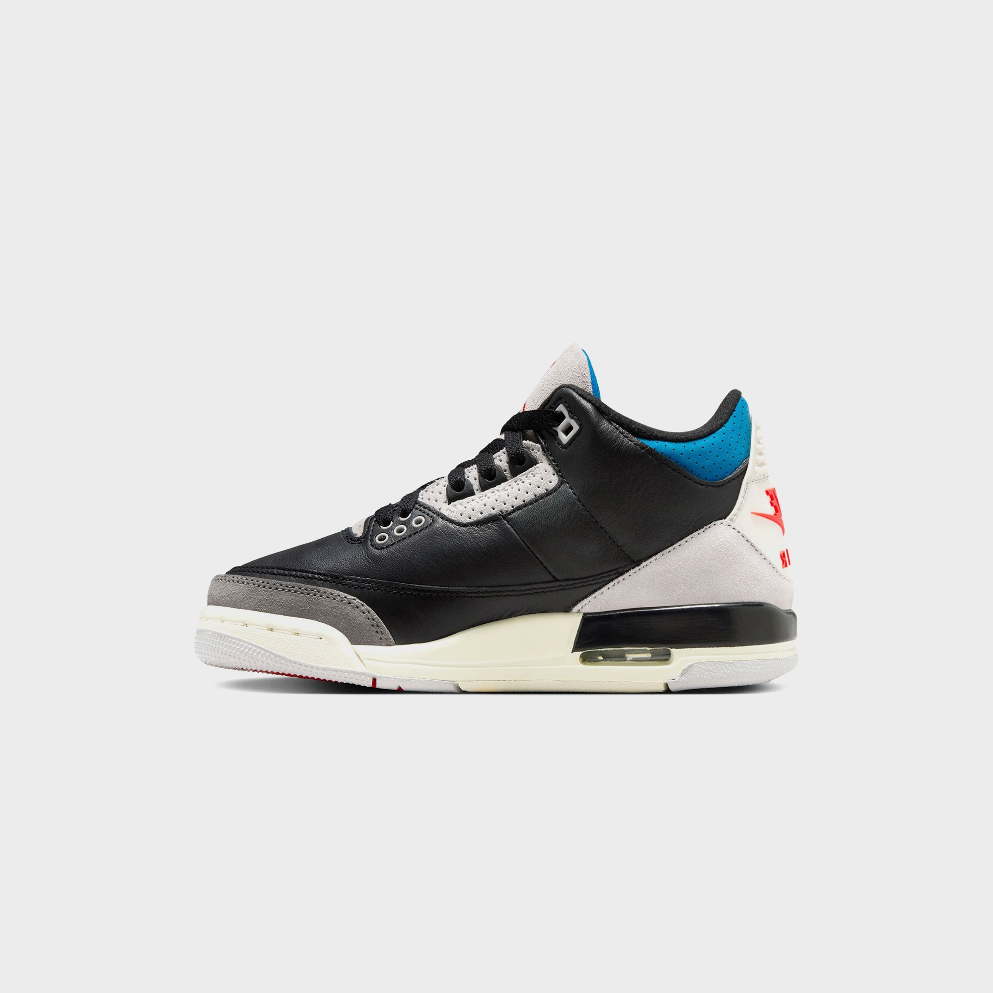 Jordan GS Air Jordan 3 Retro OG - Black / Chile Red / Neutral Grey / M | Kith Black / Chile Red / Neutral Grey / Military Blue / Coconut Milk