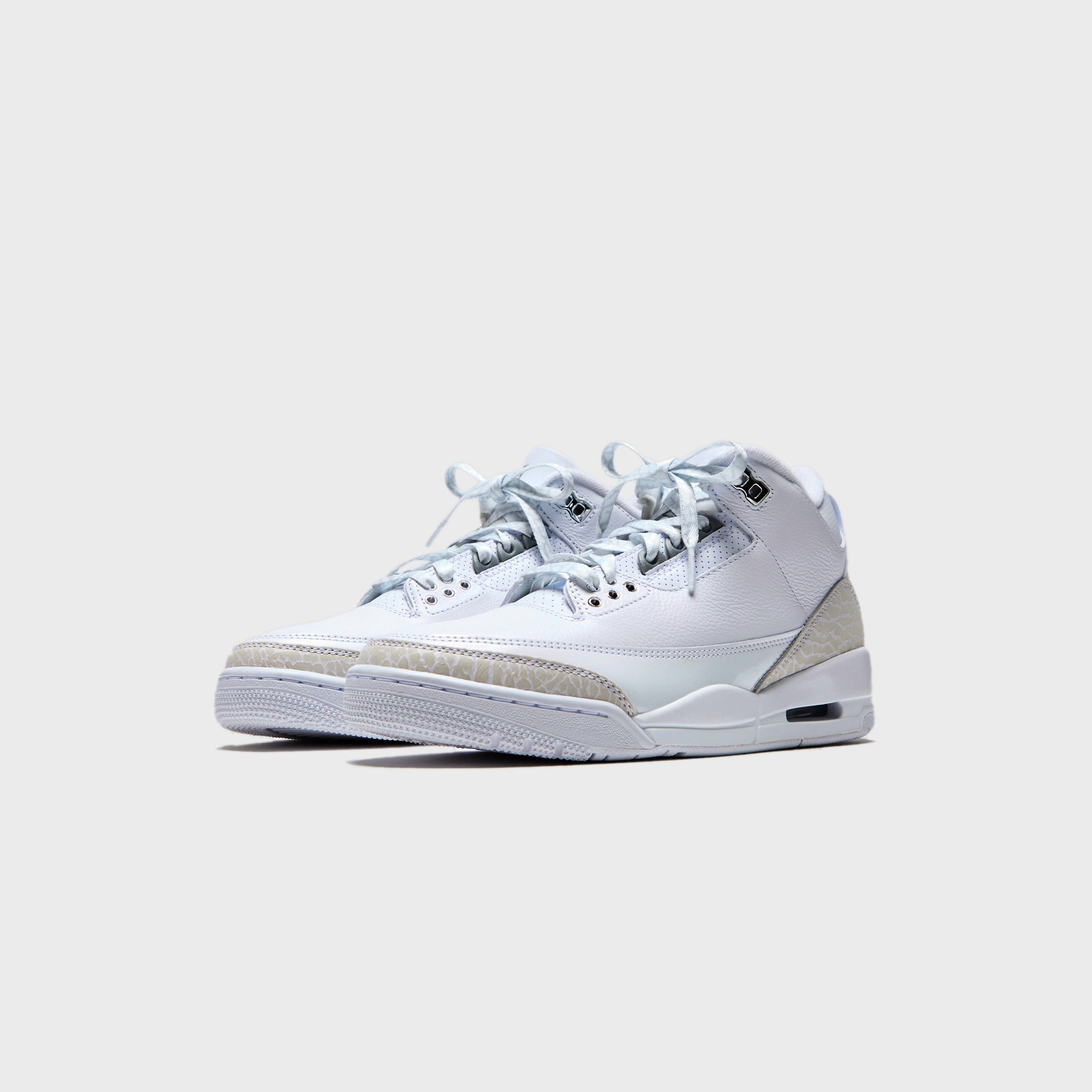Jordan Air Jordan 3 - White / Metallic Silver | Kith White / Metallic Silver